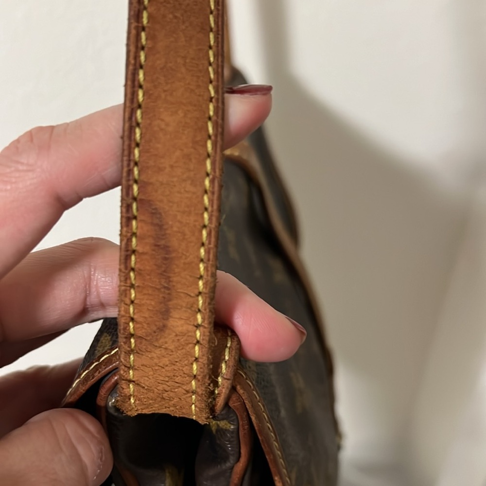 Louis Vuitton Brown Monogram Shoulder Bag - Picture 3 of 16